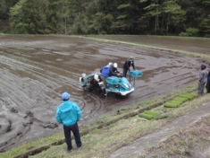 獅子地区写真４（田植え（機械植え））.JPG