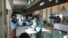 学生スタッフ.JPG